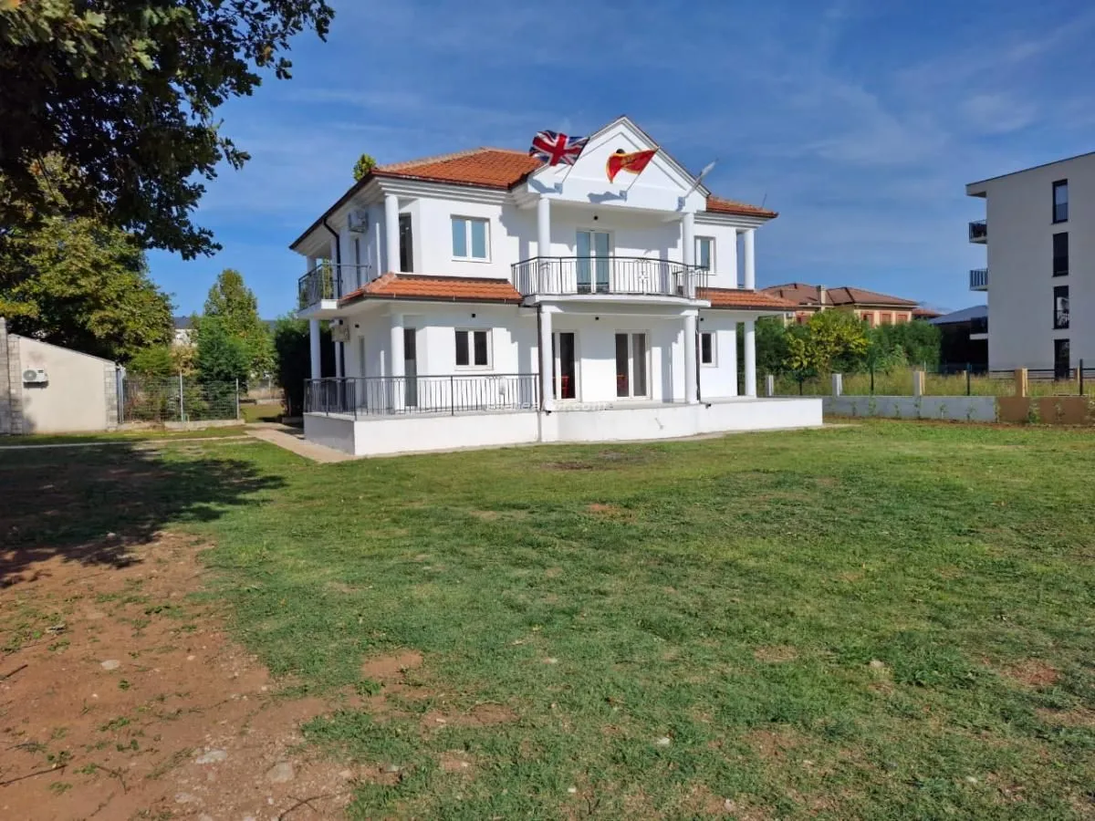 Prodaja, kuća, 360m², Zabjelo, Podgorica