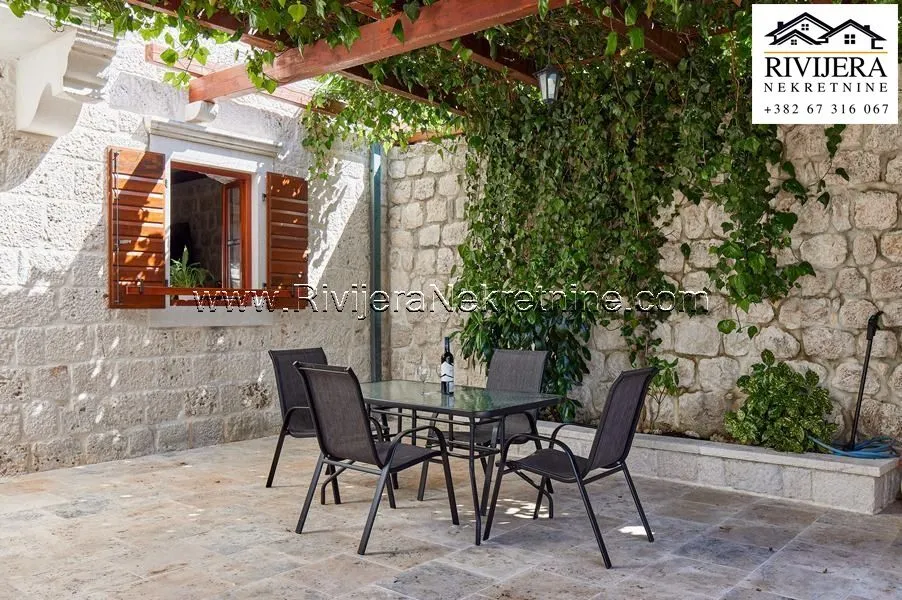 Sale, house, 450m², Dobrota, Kotor