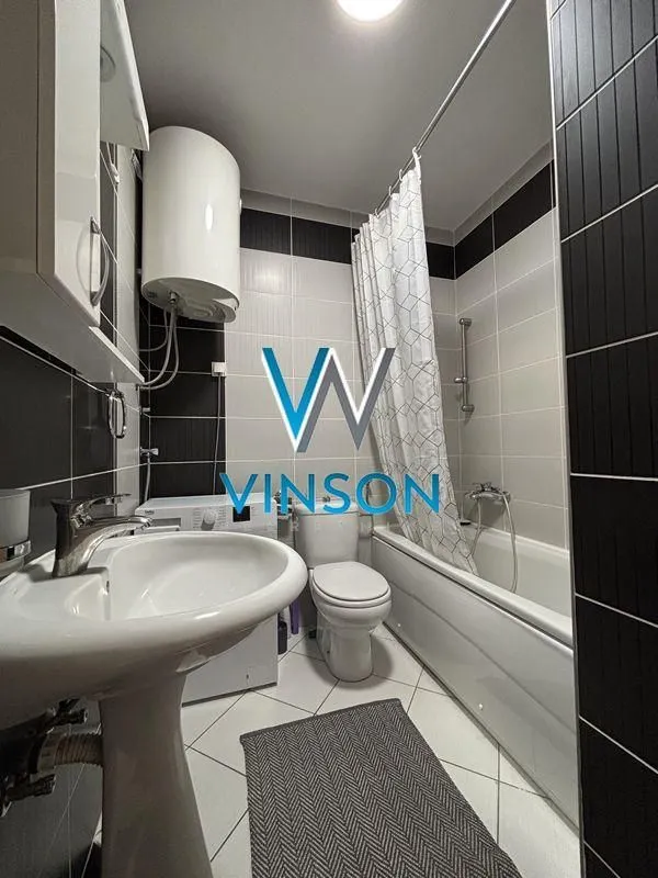 Izdavanje, dvosoban stan, 61m², Centar, Novi Sad