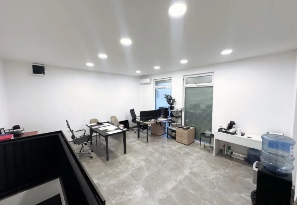 Rent, office space, 56m², Blok 9, Podgorica