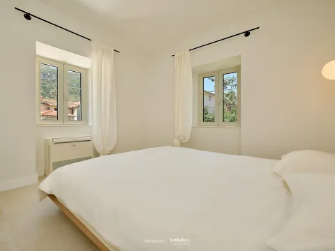 Rent, house, 200m², Kotor, Crna Gora - image 23