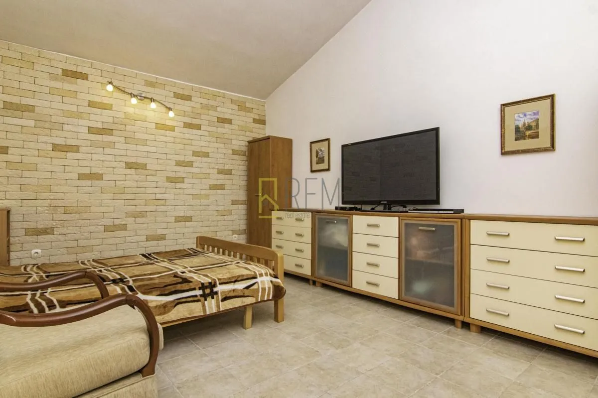 Prodaja, kuća, 400m², Danilovgrad, Crna Gora