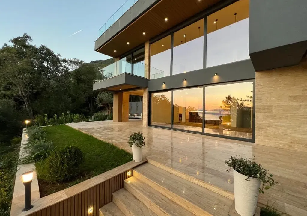 Sale, house, 480m², Kavač, Kotor