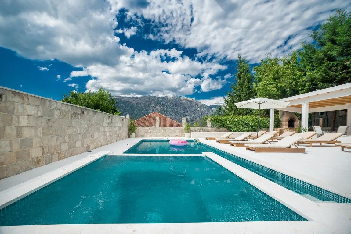 Prodaja, kuća, 240m², Stoliv, Kotor