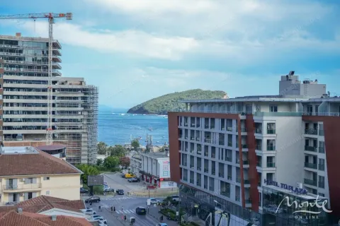 Pogled na more i okolne gradske zgrade iz apartmana. - image 36