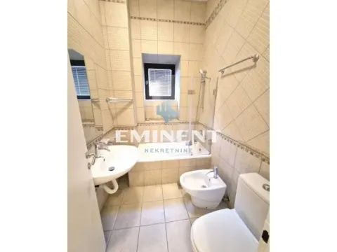 Izdavanje, kuća, 360m², Autokomanda, Voždovac Sve Podlokacije - image 17