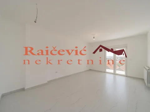 Prodaja, trosoban stan, 81m², Grocka, Beograd - image 1