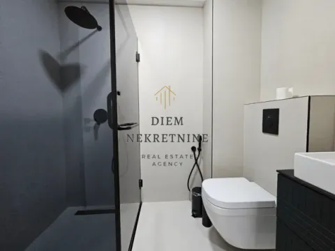 Izdavanje, jednosoban stan, 70m², Centar, Bar - image 2