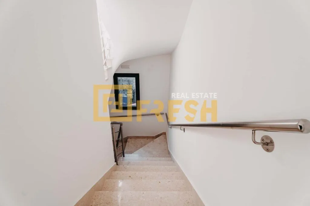 Rent, hospitality venue, 1600m², Budva, Crna Gora