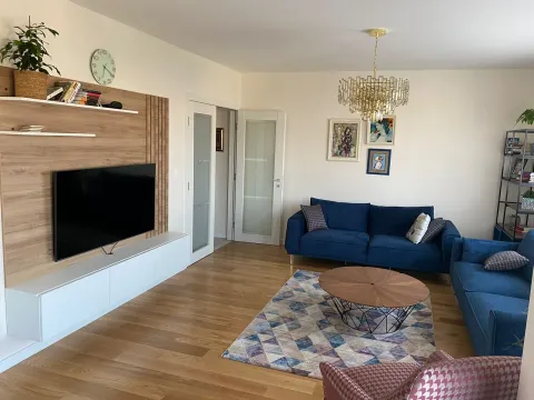 Izdavanje, trosoban stan, 94m², Central Point, Podgorica - image 8