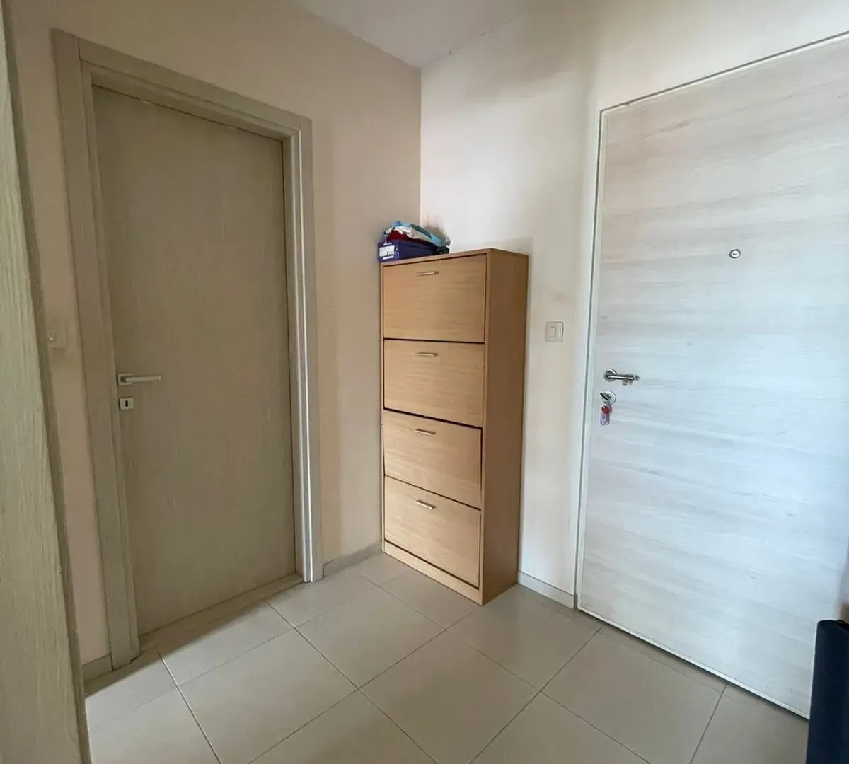 Izdavanje, jednosoban stan, 42m², Stari Aerodrom, Podgorica