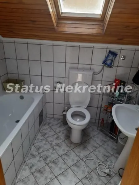 Prodaja, kuća, 250m², Futog, Novi Sad Sve Podlokacije