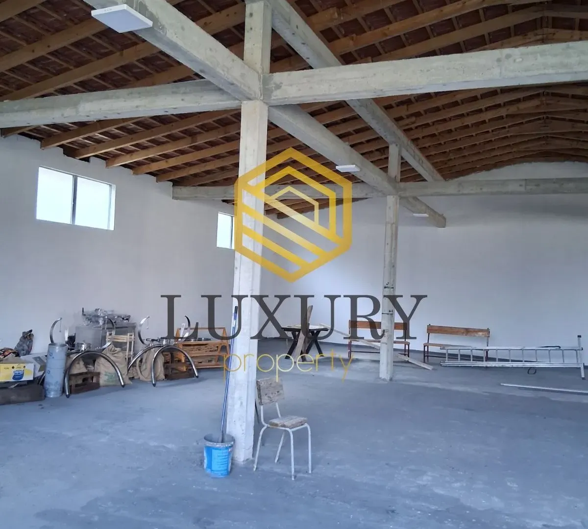 Rent, office space, 290m², Spuž, Danilovgrad