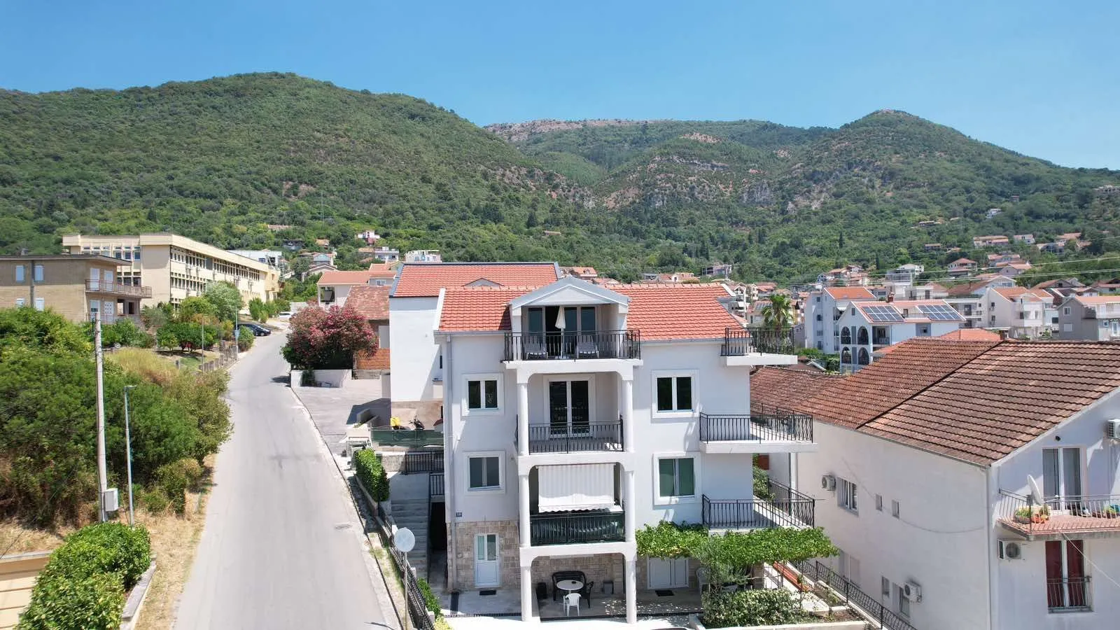 Sale, house, 590m², Tivat, Crna Gora