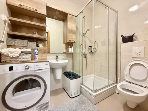 Prodaja, dvosoban stan, 63m², City Kvart, Podgorica - image 13