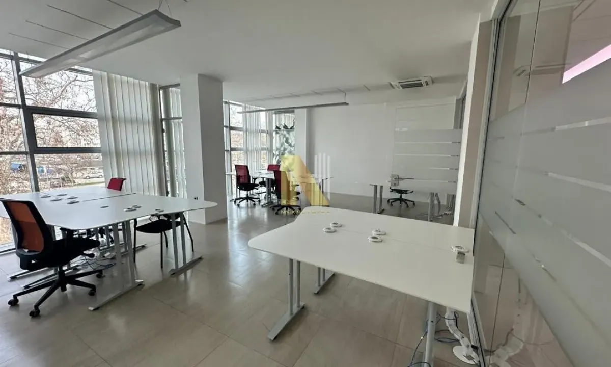 Izdavanje, poslovni prostor, 530m², Telep, Novi Sad Sve Podlokacije