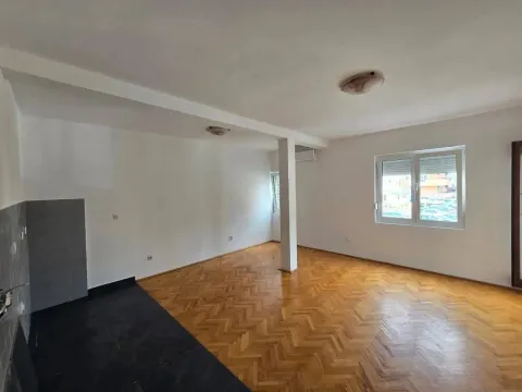 Prodaja, jednosoban stan, 59m², Centar, Budva - image 4