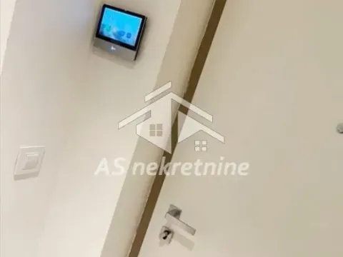 Izdavanje, trosoban stan, 98m², Savski Venac, Beograd - image 17