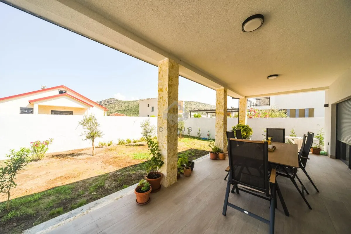 Prodaja, kuća, 130m², Tološi, Podgorica