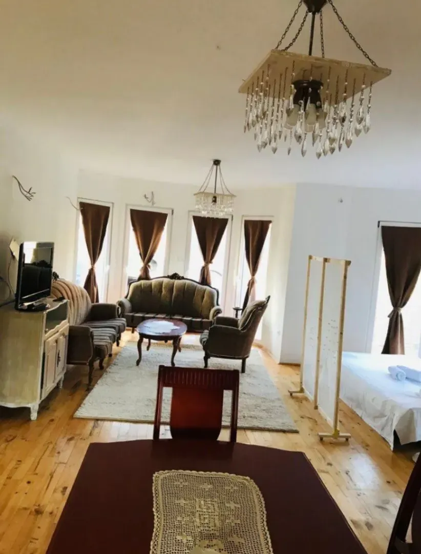 Sale, house, 350m², Lješevići, Kotor