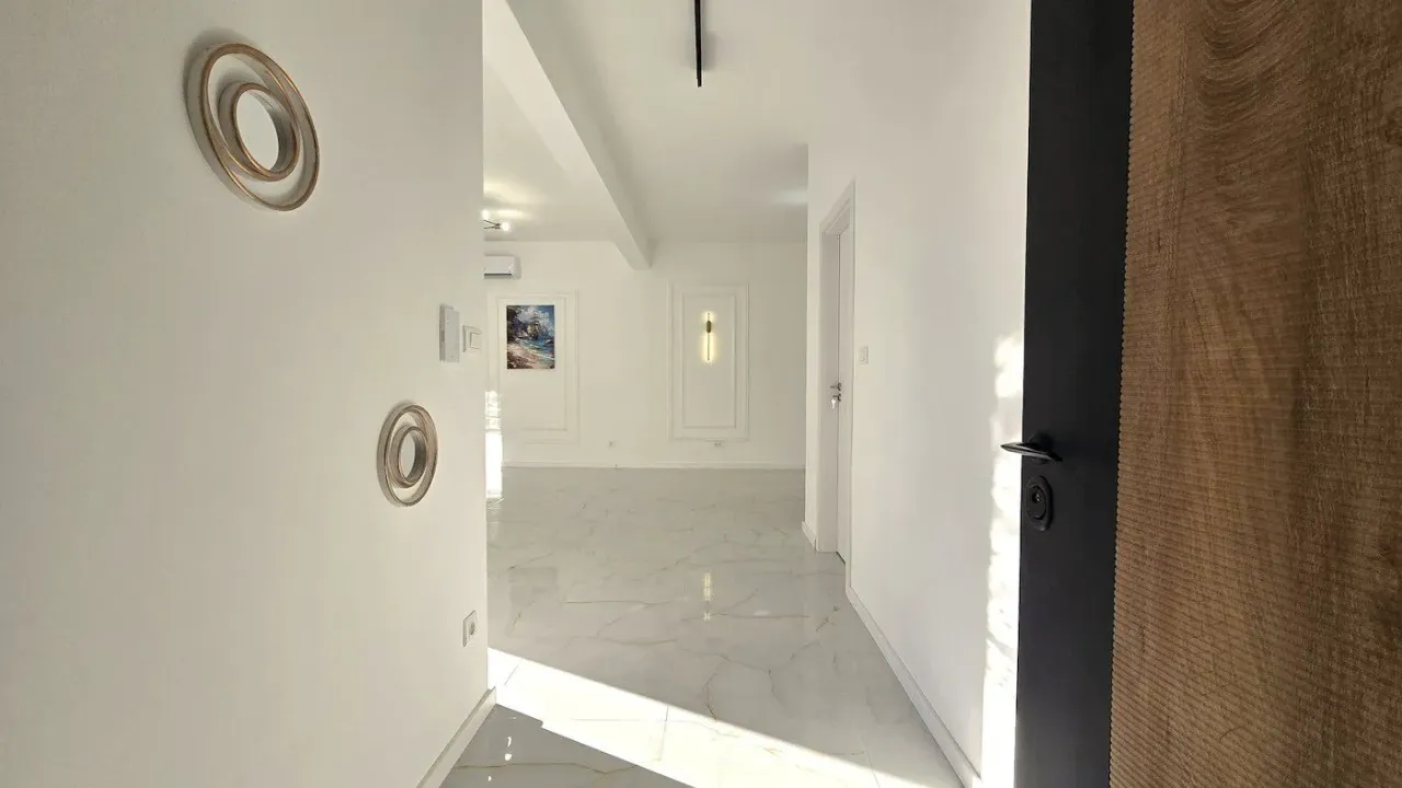 Rent, office space, 73m², Tološi, Podgorica