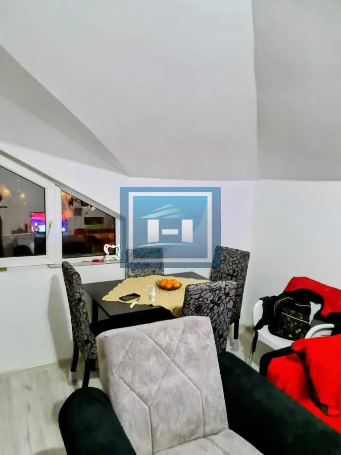 Prodaja, jednosoban stan, 50m², Centar, Paraćin