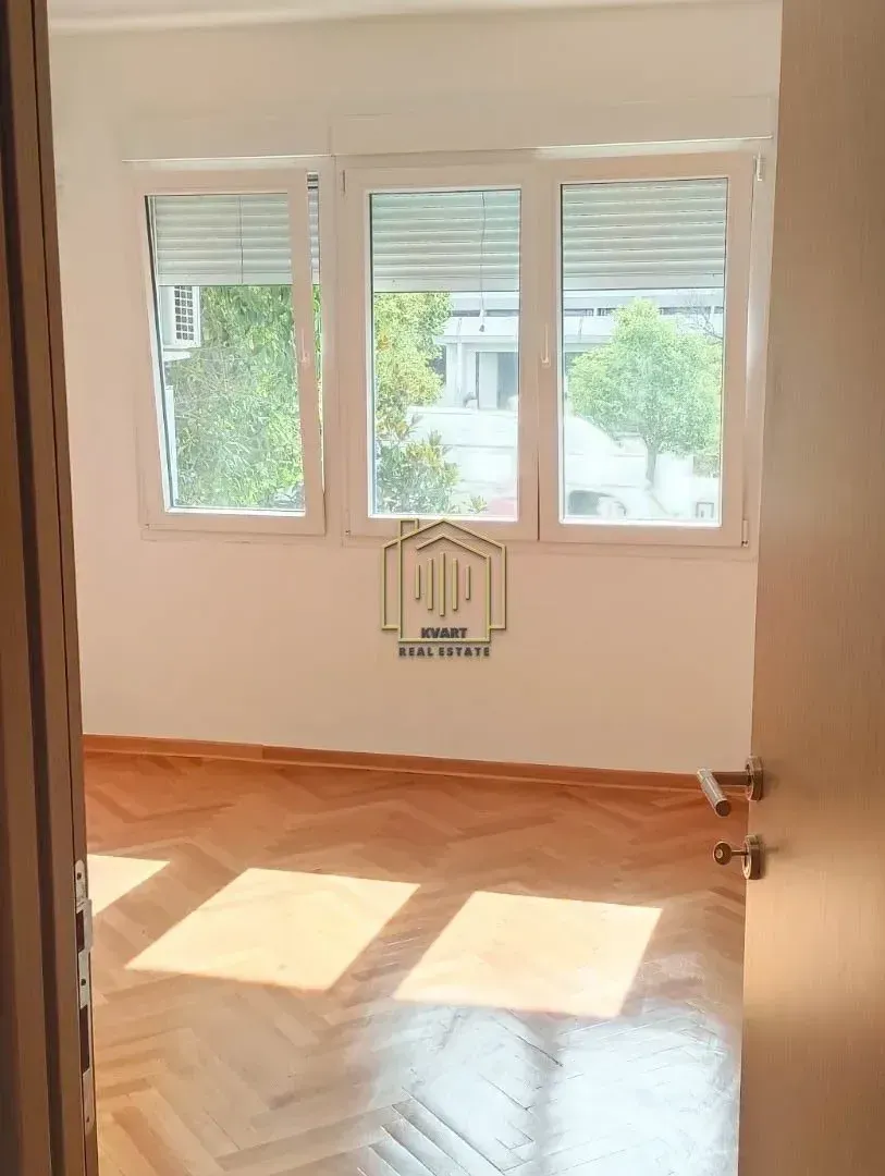 Izdavanje, četvorosoban stan, 66m², Preko Morače, Podgorica