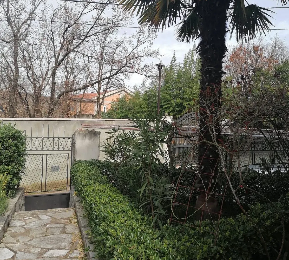 Prodaja, kuća, 350m², Vranići, Podgorica