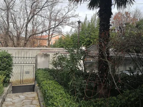 Prodaja, kuća, 350m², Vranići, Podgorica - image 11