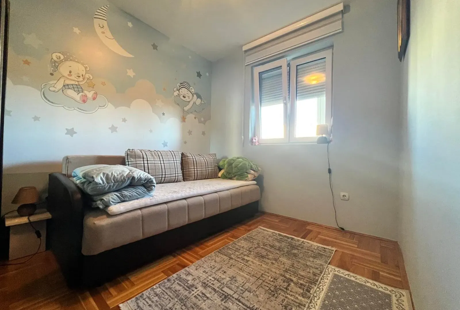 Izdavanje, jednosoban stan, 51m², 1 maj, Podgorica