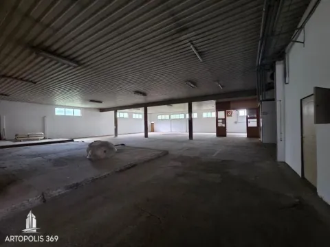 Izdavanje, poslovni prostor, 1440m², Zemun Kalvarija, Zemun Sve Podlokacije - image 7