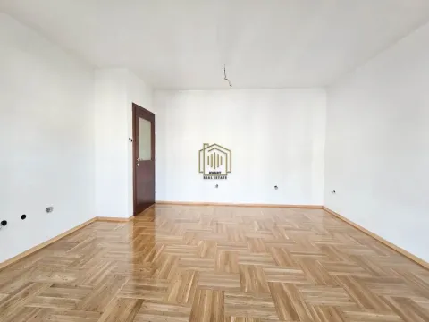 Prodaja, dvosoban stan, 73m², Dalmatinska ulica, Podgorica - image 3