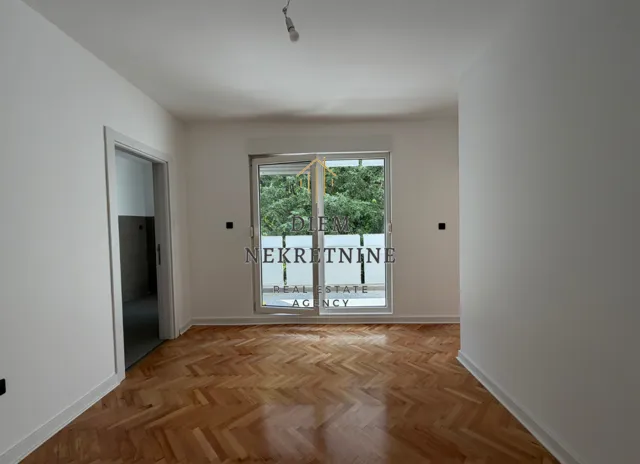 Prodaja, dvosoban stan, 72m², Pobrežje, Podgorica
