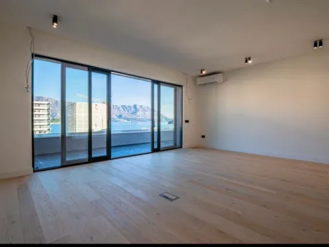 Prodaja, trosoban stan, 149m², Centar, Budva