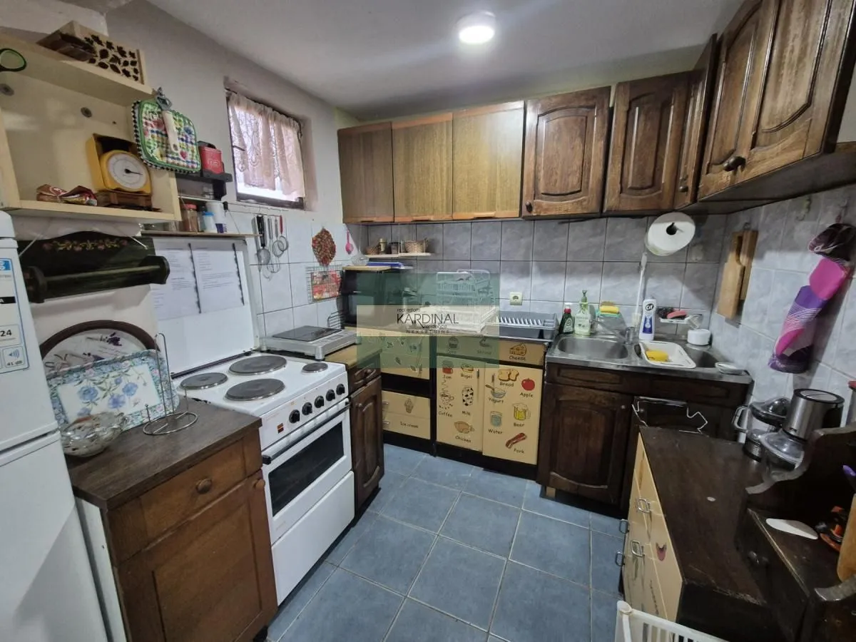 Prodaja, kuća, 300m², Tonja, Ćuprija