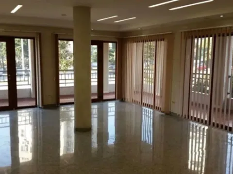 Rent, office space, 70m², Momišići, Podgorica