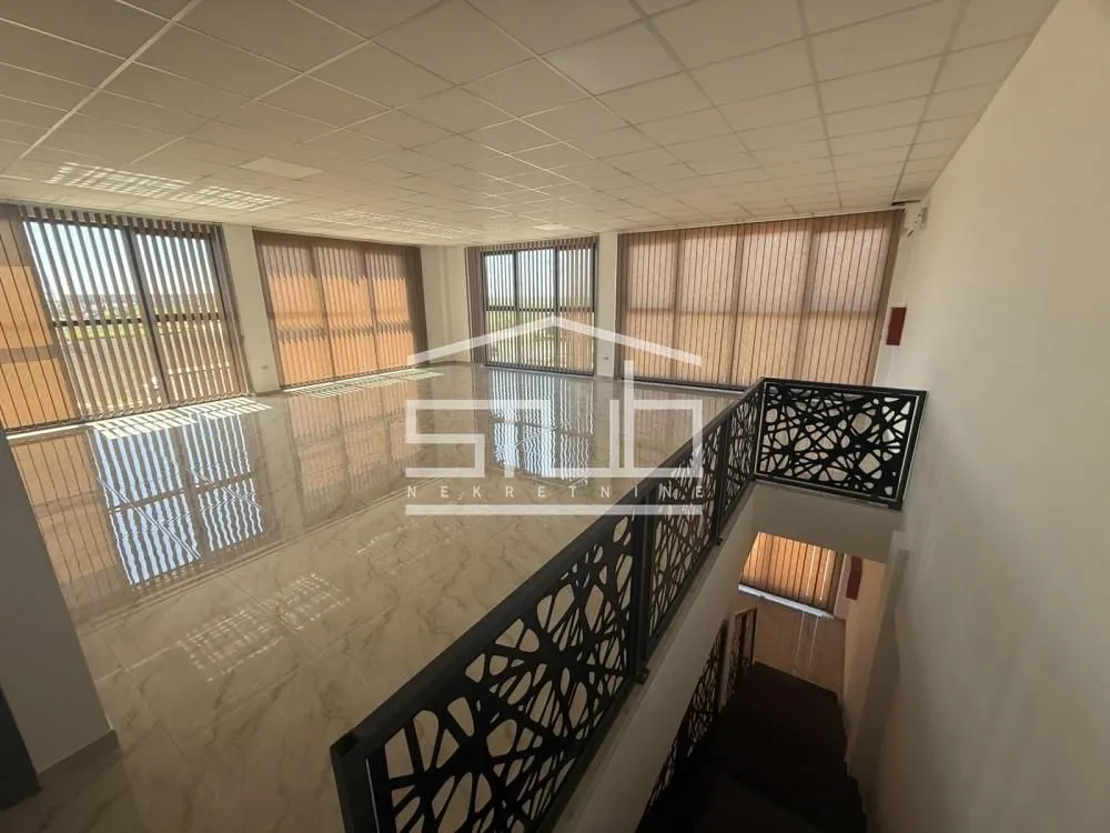 Rent, office space, 2750m², Zemun Ugrinovci, Zemun Sve Podlokacije