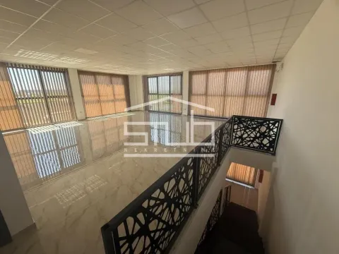 Izdavanje, poslovni prostor, 2750m², Zemun Ugrinovci, Zemun Sve Podlokacije - image 5