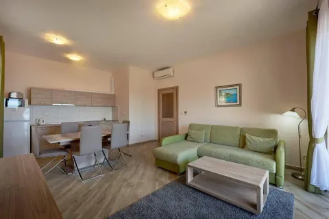 Rent, one bedroom apartment, 72m², Bečići, Budva - image 3