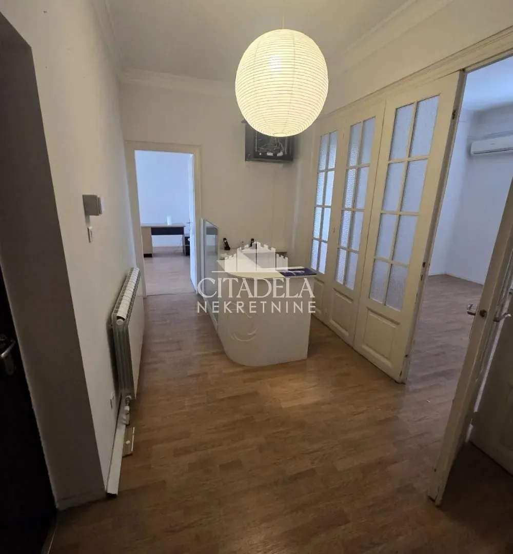 Rent, four bedroom apartment, 123m², Stari Grad, Beograd