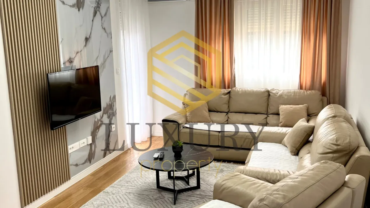 Izdavanje, jednosoban stan, 47m², Central Point, Podgorica