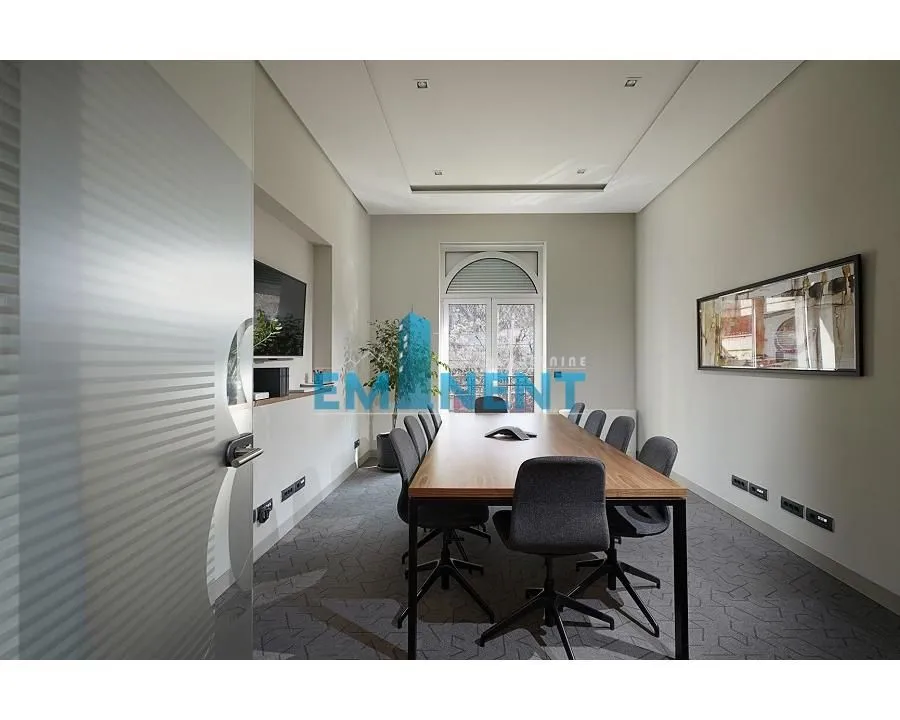 Izdavanje, poslovni prostor, 207m², Savski Venac, Beograd