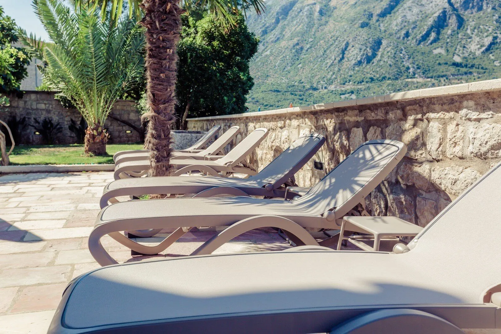 Rent, house, 350m², Kostanjica, Kotor