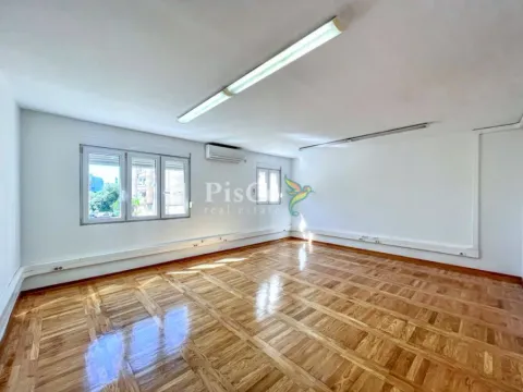 Izdavanje, poslovni prostor, 74m², Lepa Kata, Podgorica