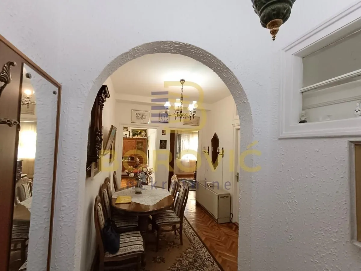 Prodaja, dvosoban stan, 67m², Senjak, Beograd