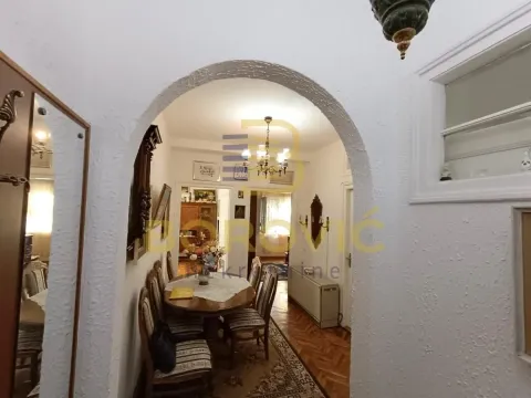 Prodaja, dvosoban stan, 67m², Senjak, Beograd - image 2