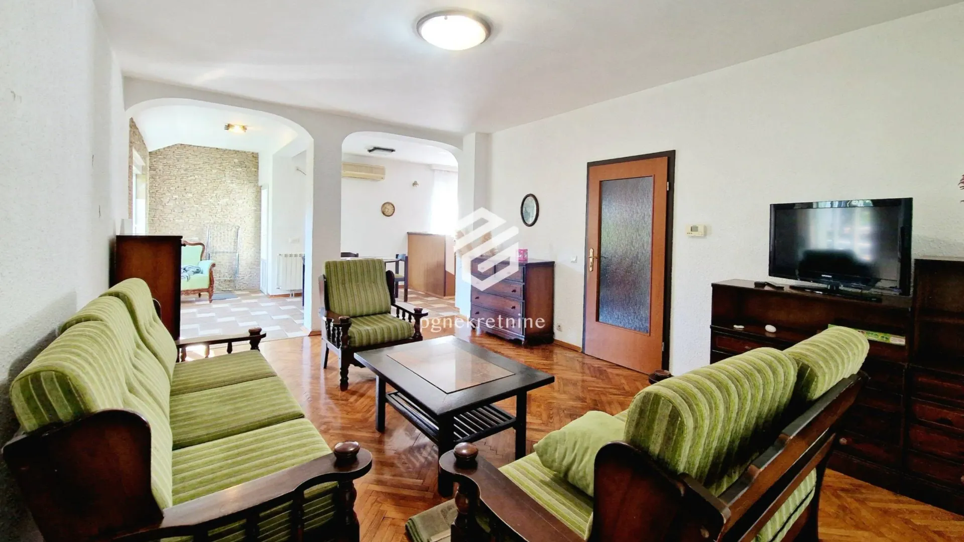 Izdavanje, kuća, 250m², Stari Aerodrom, Podgorica
