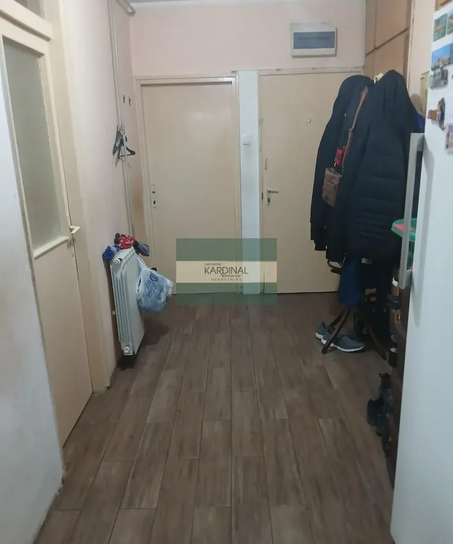 Prodaja, trosoban stan, 75m², Erdoglija, Kragujevac