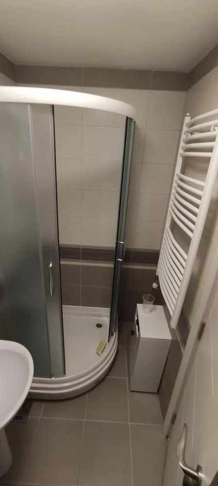 Izdavanje, stan, 23m², Žarkovo, Beograd