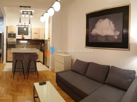 Izdavanje, stan, 42m², Đeram Pijaca, Beograd
